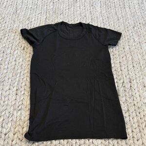 lululemon athletica Black Short Sleeve Tee